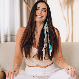 Cover: Thais Galassi 