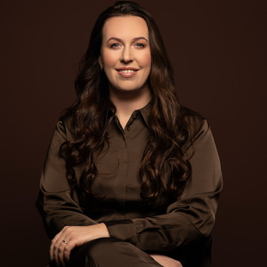 Cover: Amber Stinissen Podcast