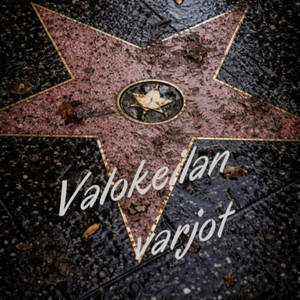 Cover: Valokeilan varjot
