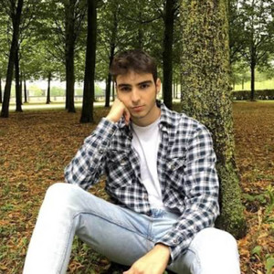 Cover: Emiirbayrak (Fan Page)