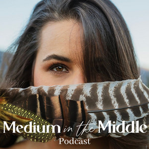 Cover: Medium in the Middle Podcast